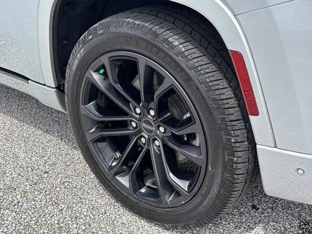 Used 2022 Jeep Grand Wagoneer Series II AWD/4WD image 13