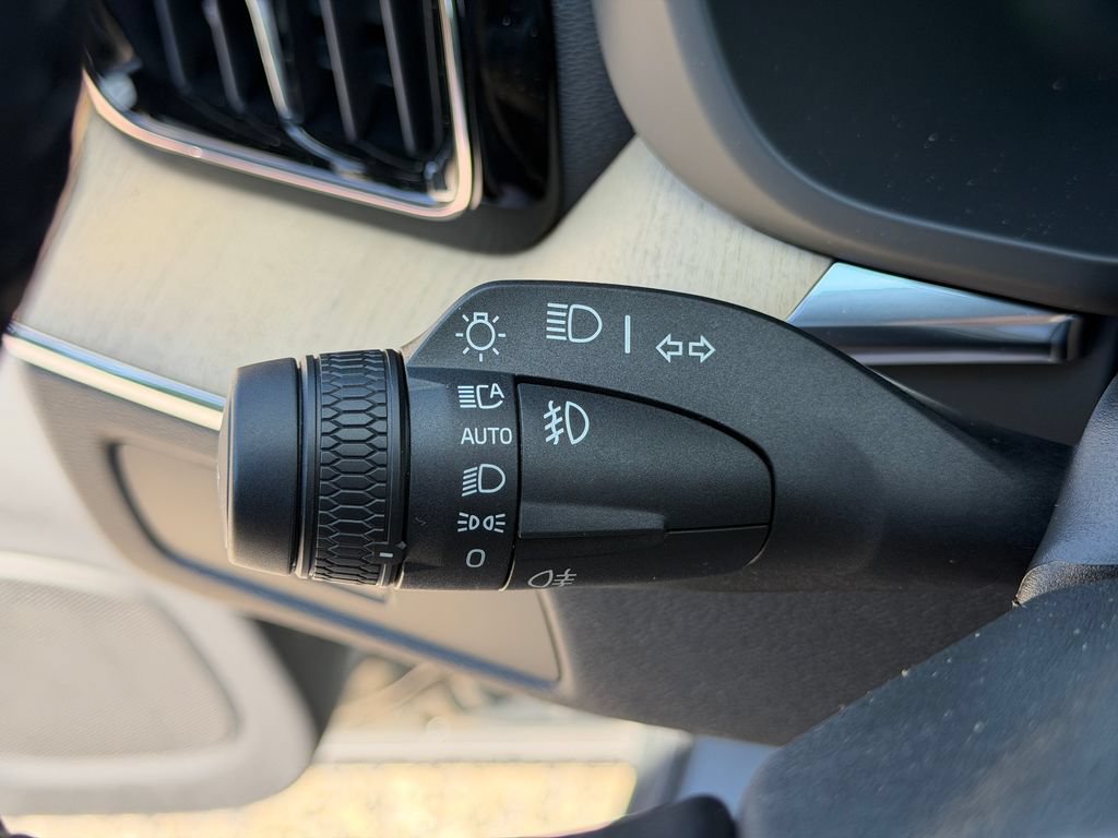 New 2026 Volvo XC60 B5 Core w/ Climate Package AWD/4WD image 29