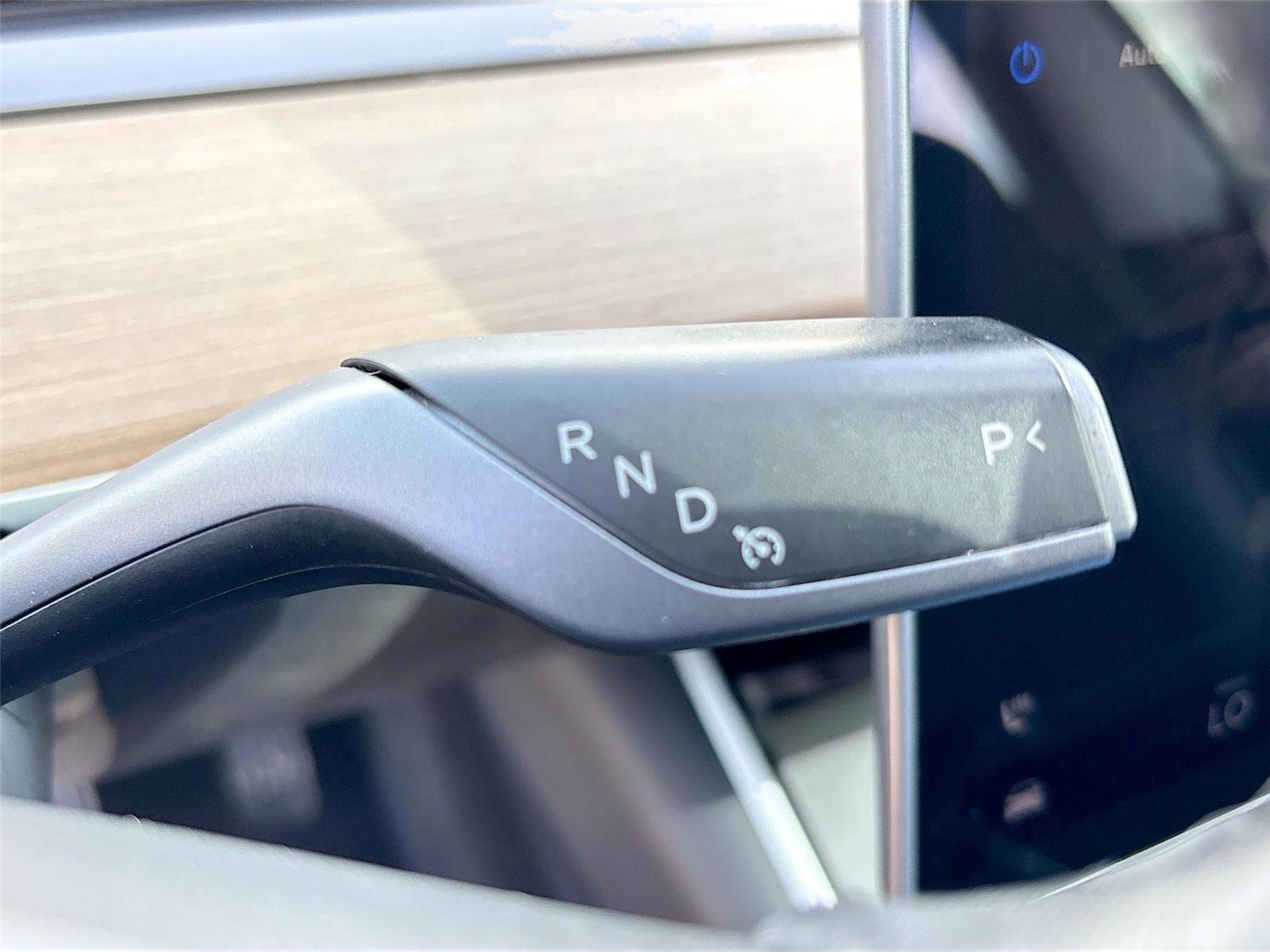 Used 2018 Tesla Model 3 Long Range RWD image 17