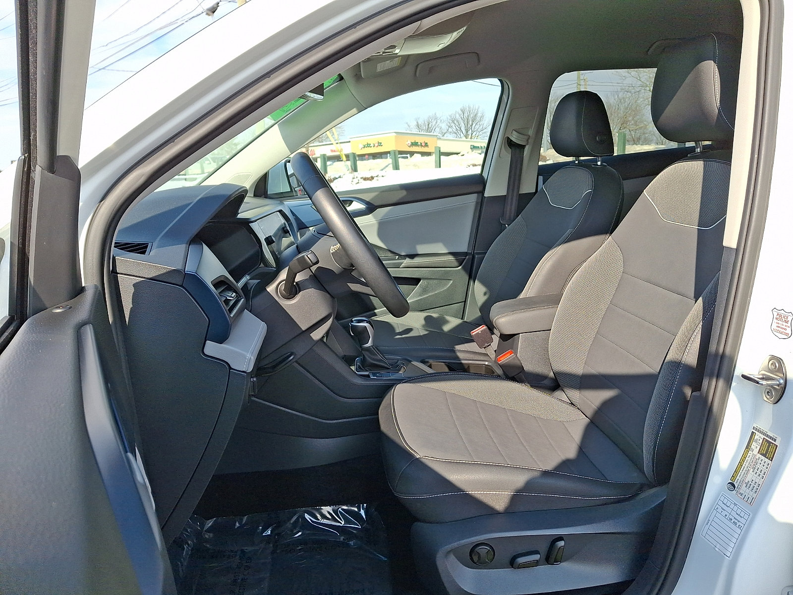 Used 2024 Volkswagen Taos SE image 13