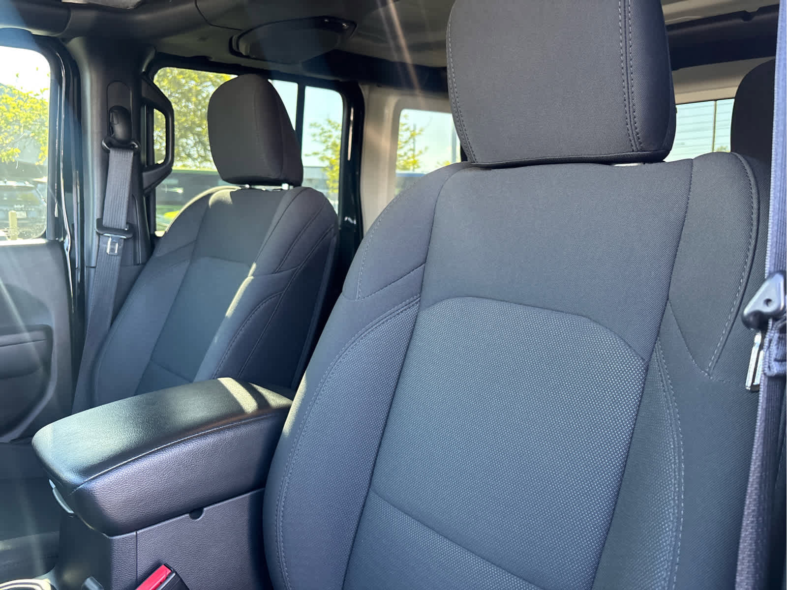 Used 2023 Jeep Wrangler Unlimited w/ 8.4" Radio Group image 10