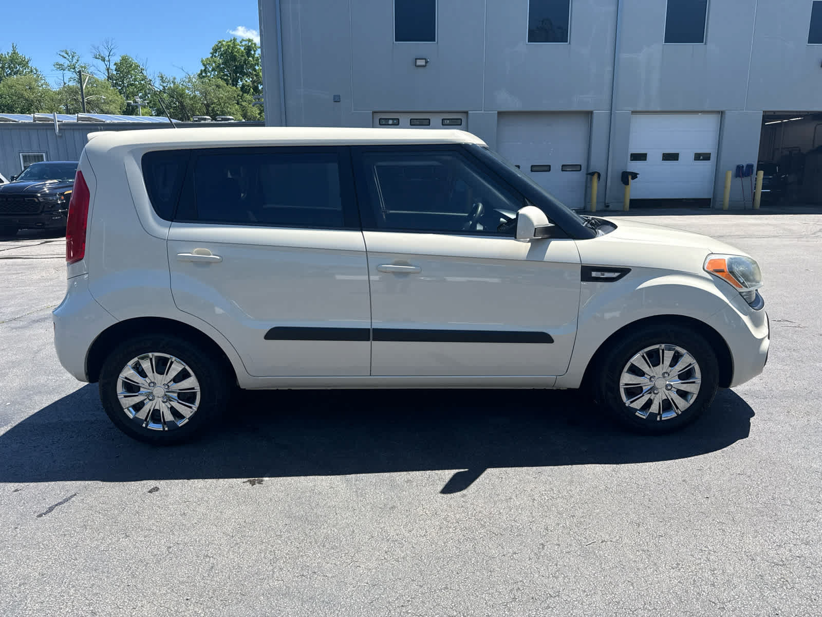 Used 2012 Kia Soul FWD image 2