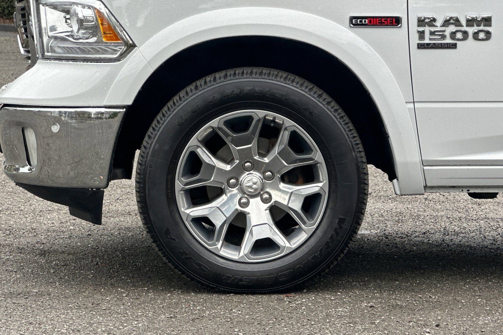 Used 2019 RAM 1500 Laramie image 22