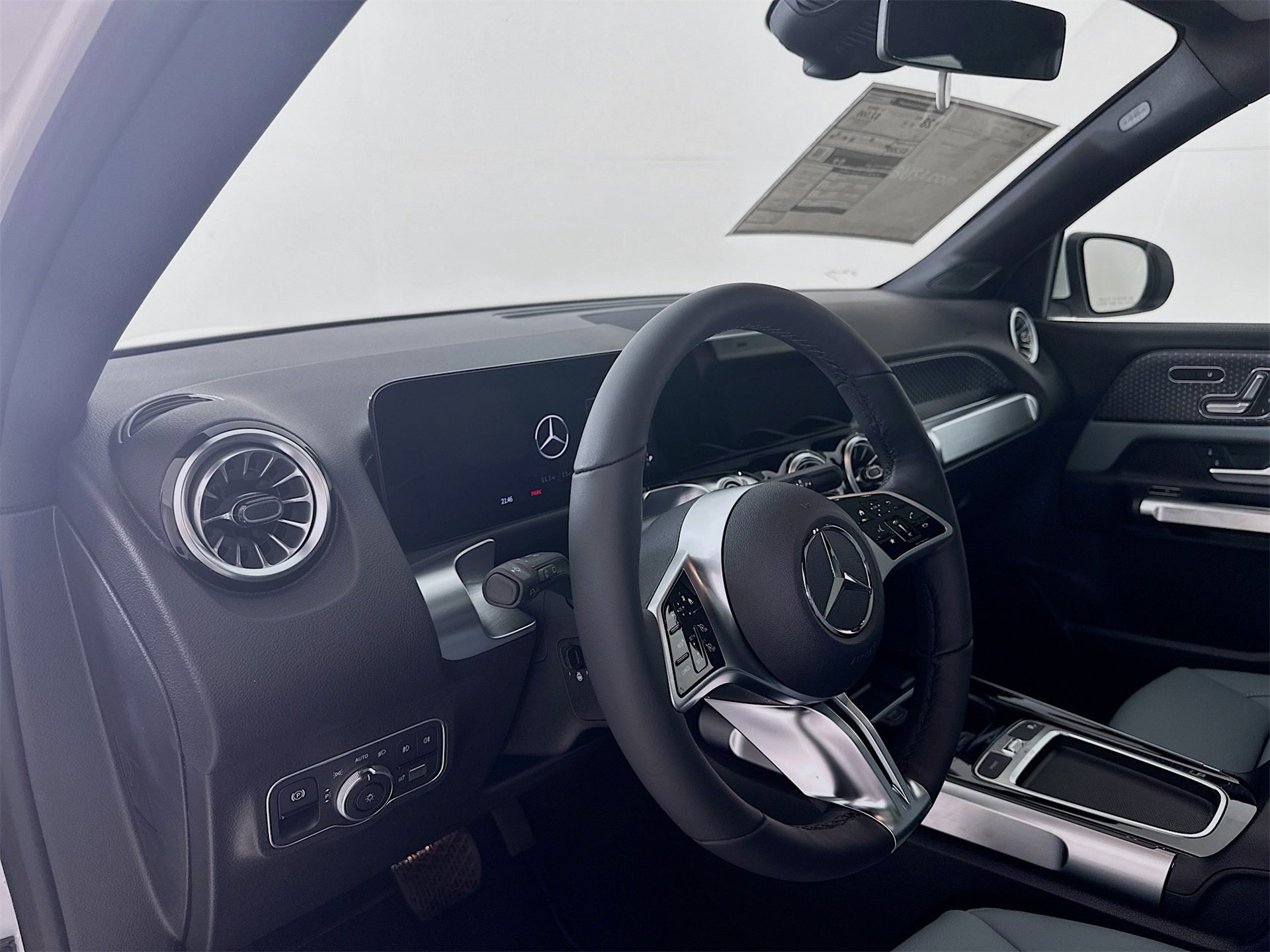 New 2026 Mercedes-Benz GLB 250 image 10