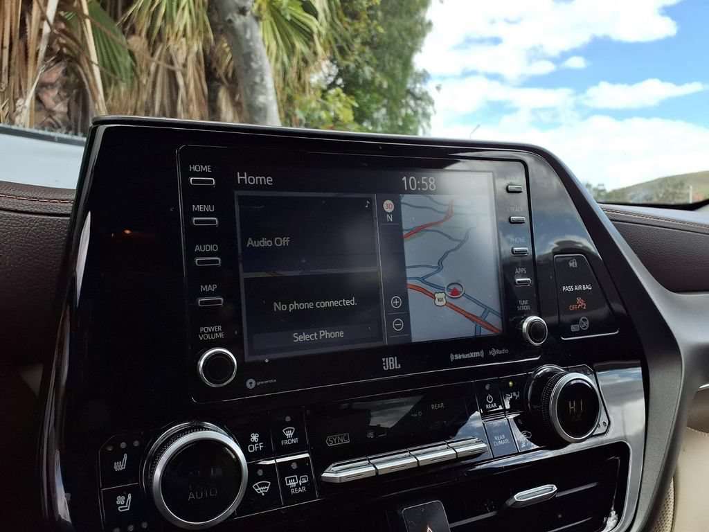 Used 2020 Toyota Highlander Limited FWD image 7