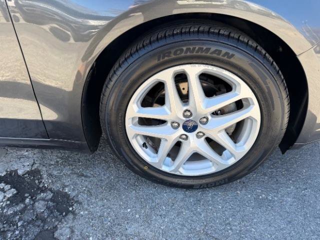 Used 2016 Ford Fusion SE image 13