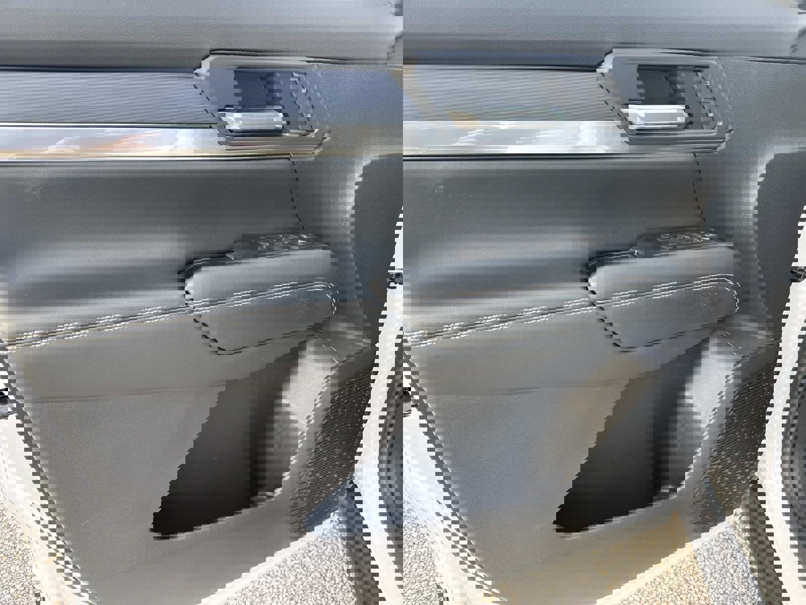 Used 2025 GMC Terrain Elevation image 17