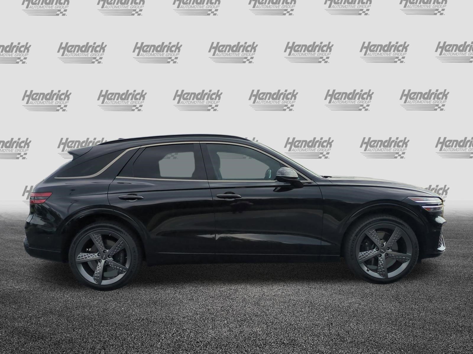 Used 2023 Genesis GV70 2.5T w/ Sport Prestige Package AWD/4WD image 11