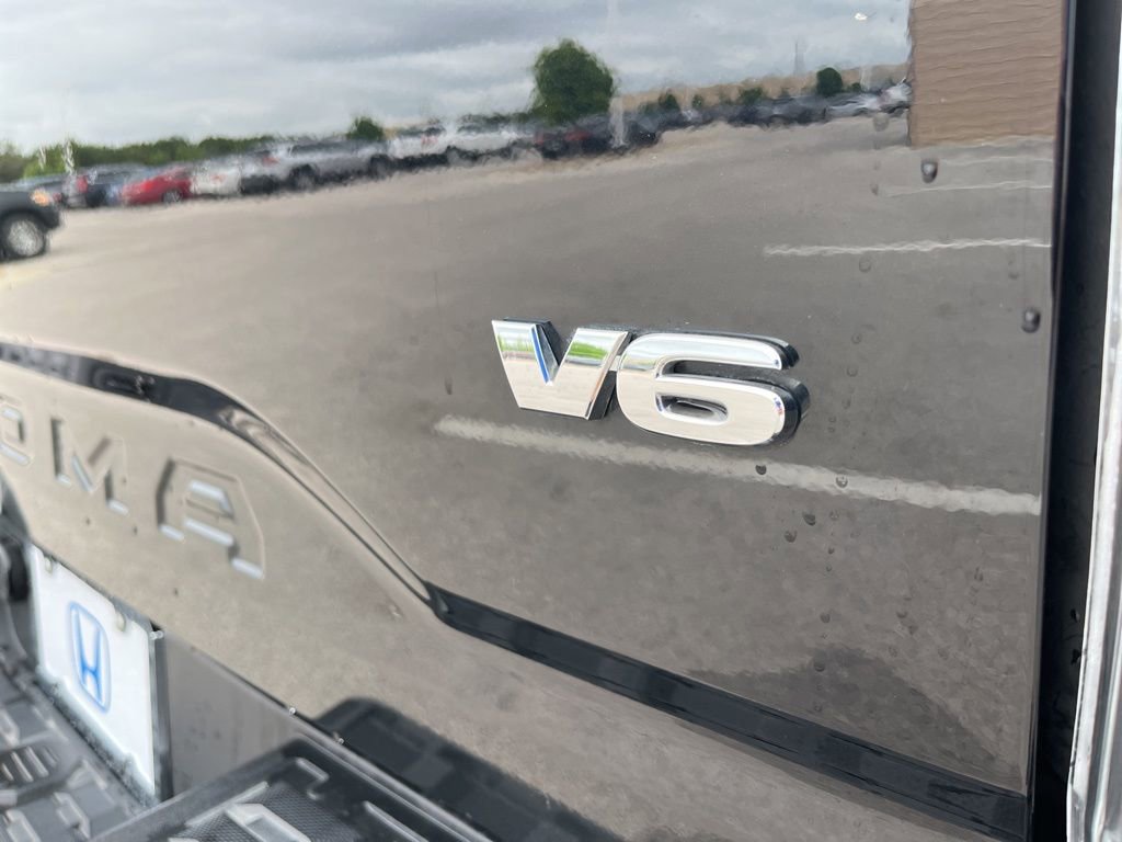 Used 2018 Toyota Tacoma Limited AWD/4WD image 9