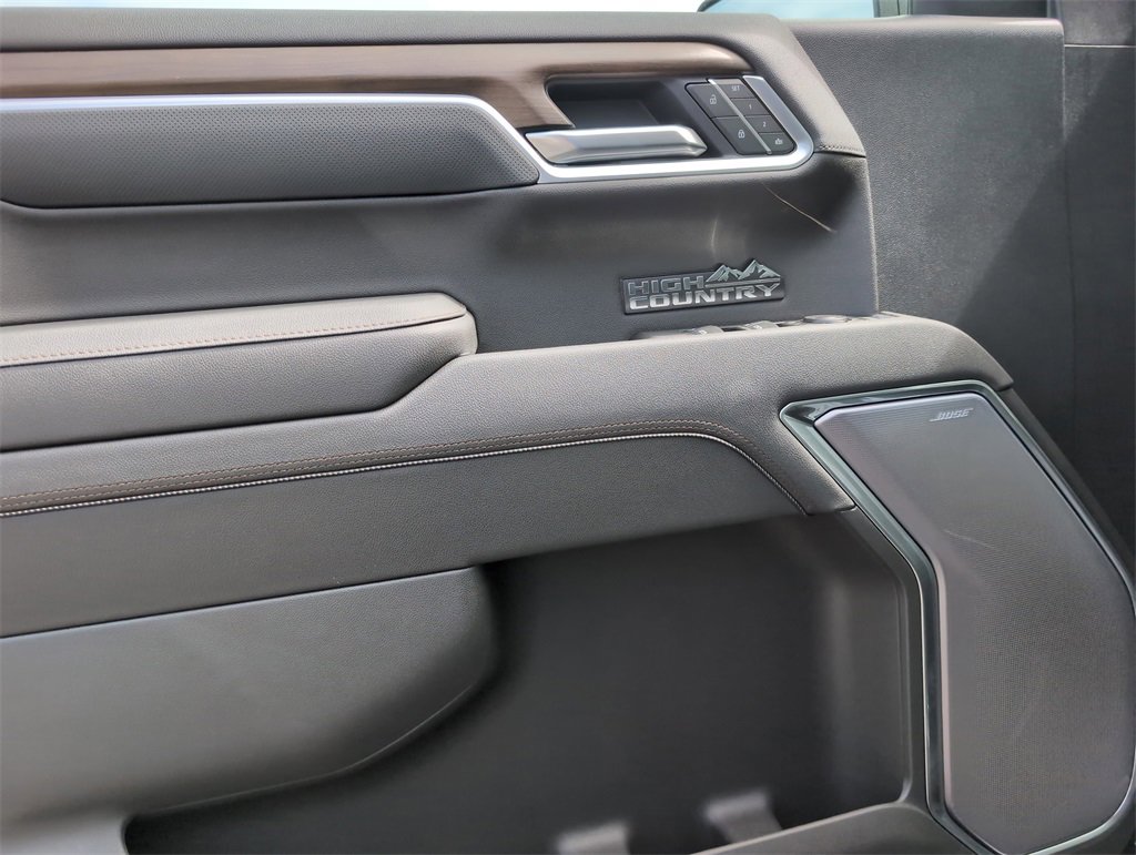 New 2026 Chevrolet Silverado 1500 High Country w/ LPO, Dark Essentials Package image 11