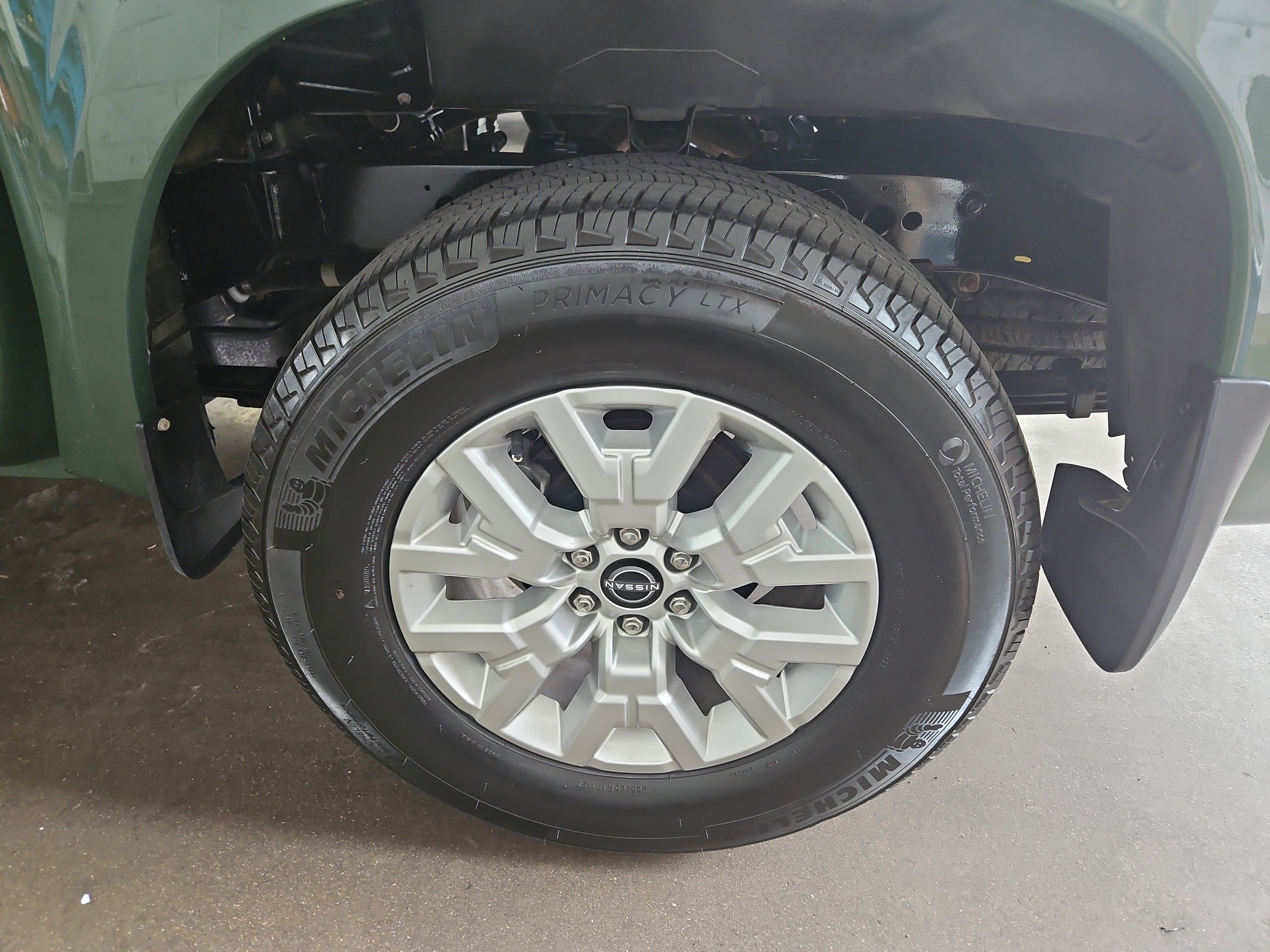 Used 2024 Nissan Frontier SV w/ SV Convenience Package image 21