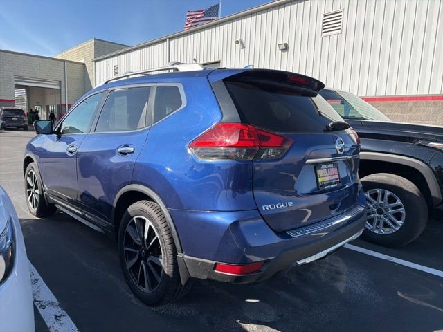 Used 2017 Nissan Rogue SL w/ SL Premium Package AWD/4WD image 4
