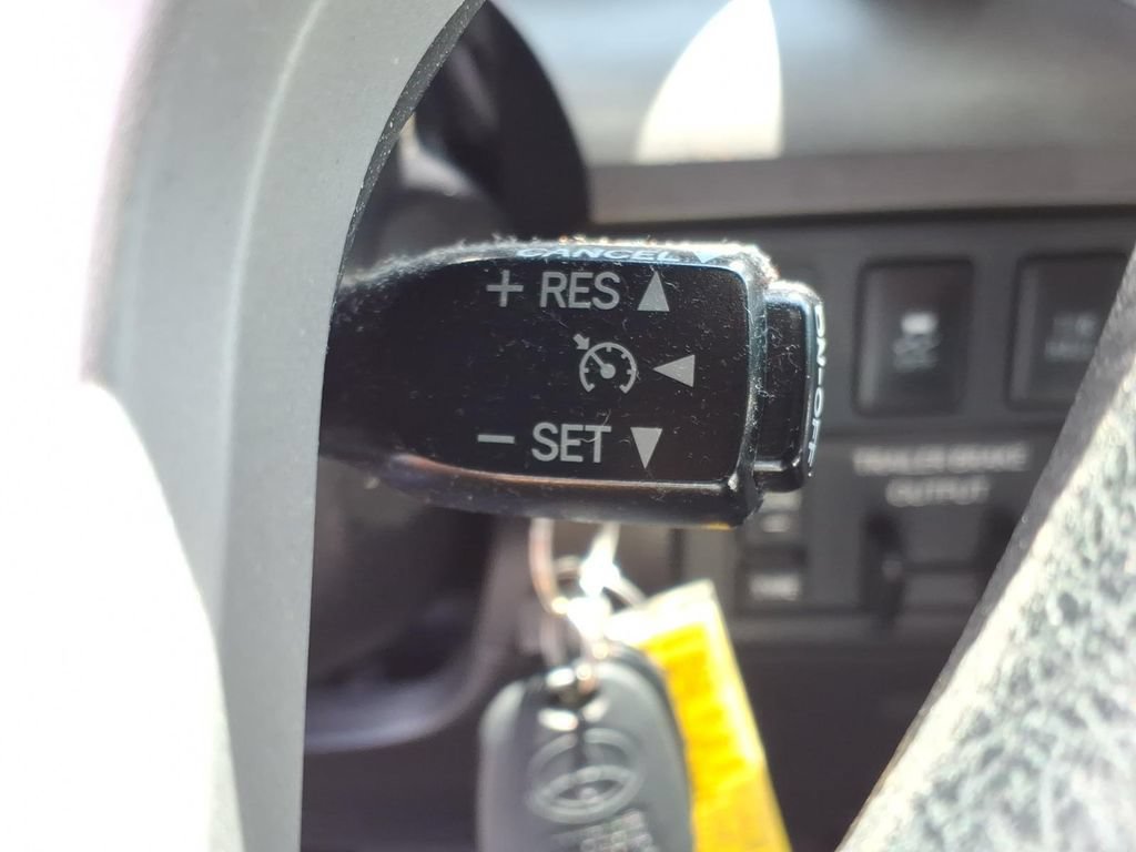 Used 2016 Toyota Tundra SR5 w/ SR5 Upgrade Package RWD image 20