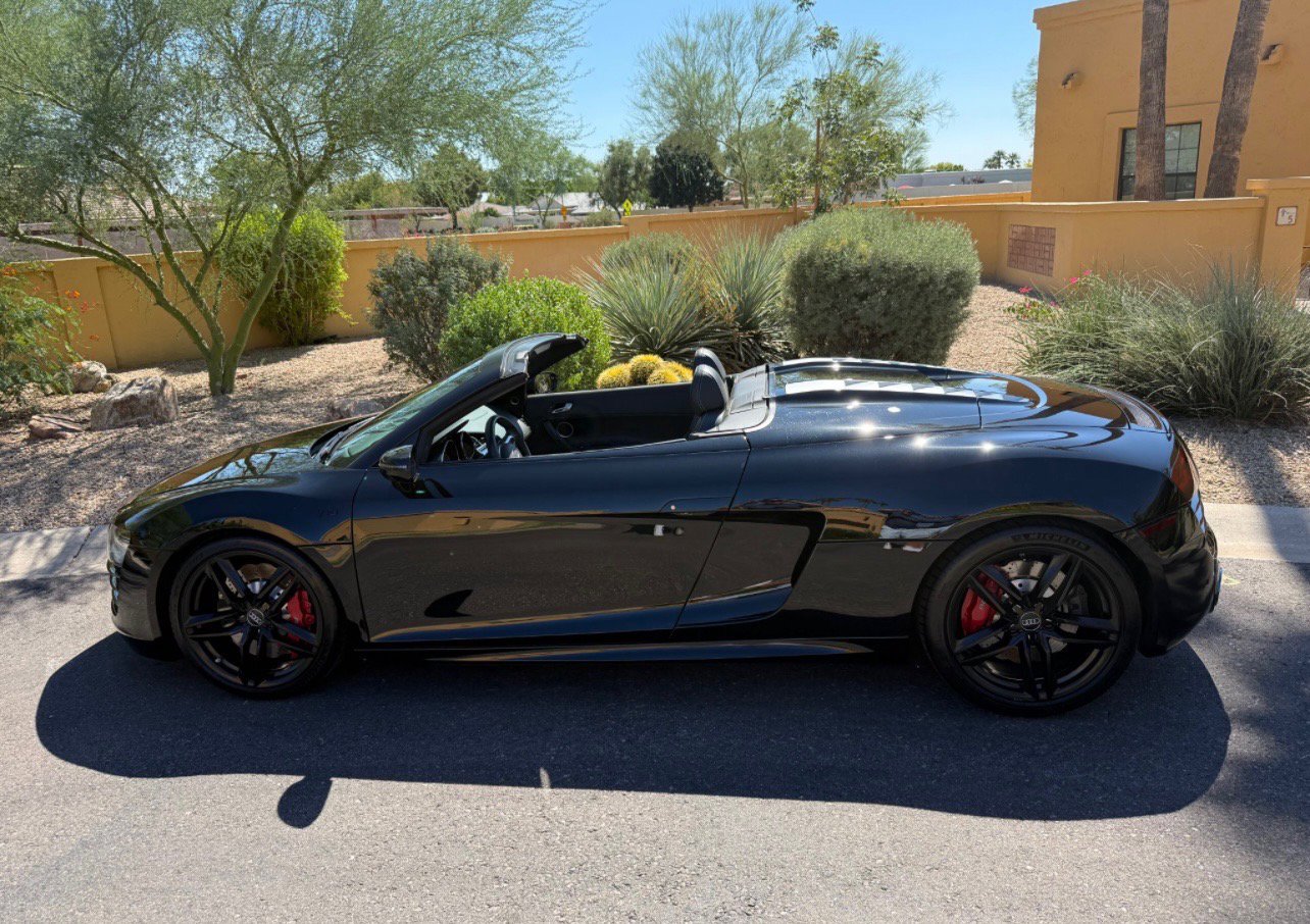 Used 2015 Audi R8 V10 w/ Full Leather Package image 3