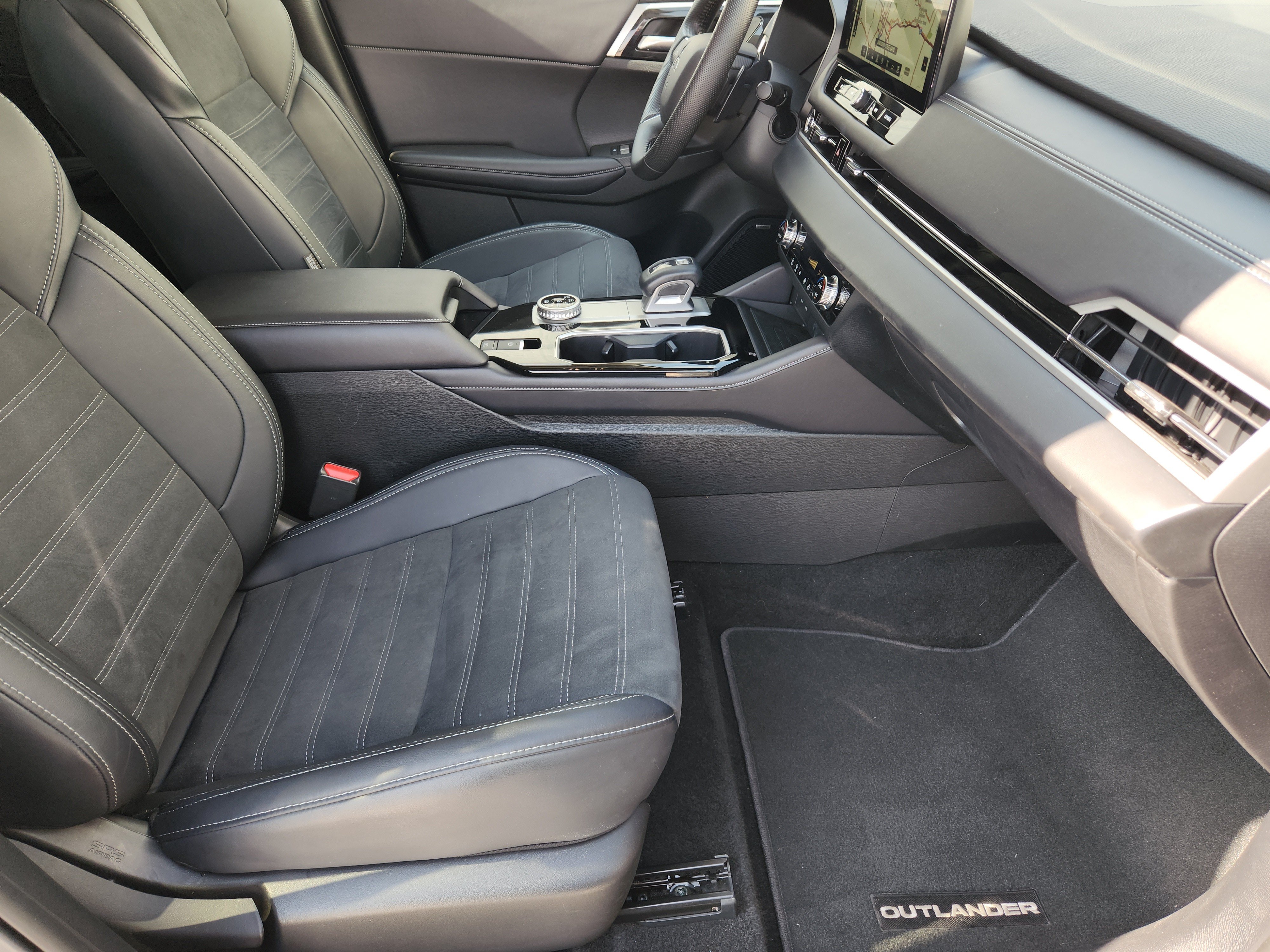 Used 2025 Mitsubishi Outlander SE AWD/4WD image 17