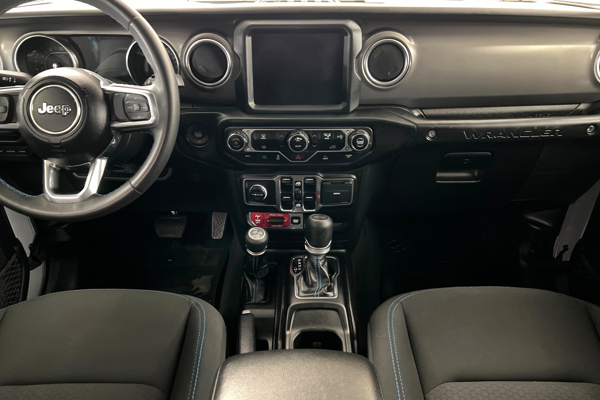 Used 2023 Jeep Wrangler Unlimited Rubicon 4xe w/ Steel Bumper Group image 13