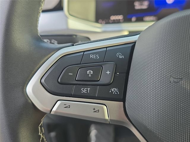 Used 2025 Volkswagen Taos SE FWD image 24