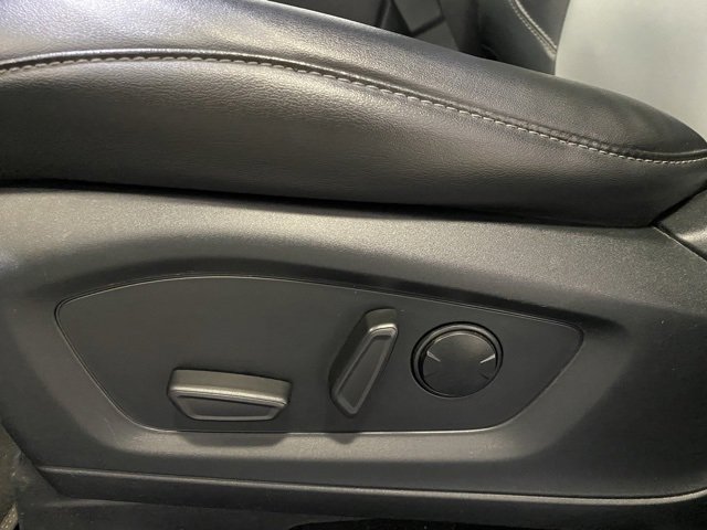 Used 2022 Ford Explorer XLT w/ Equipment Group 202A image 16