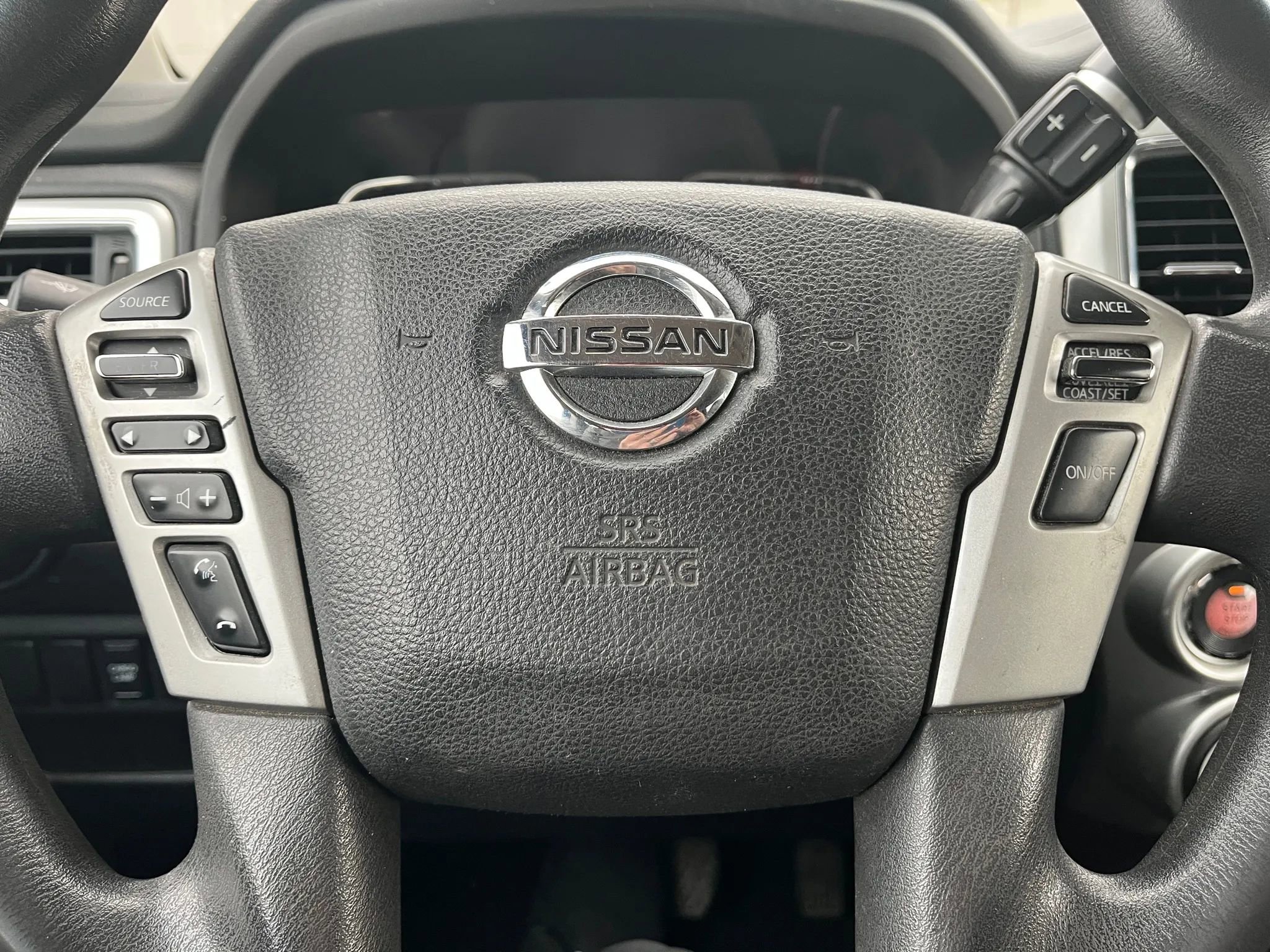 Used 2017 Nissan Titan SV image 21