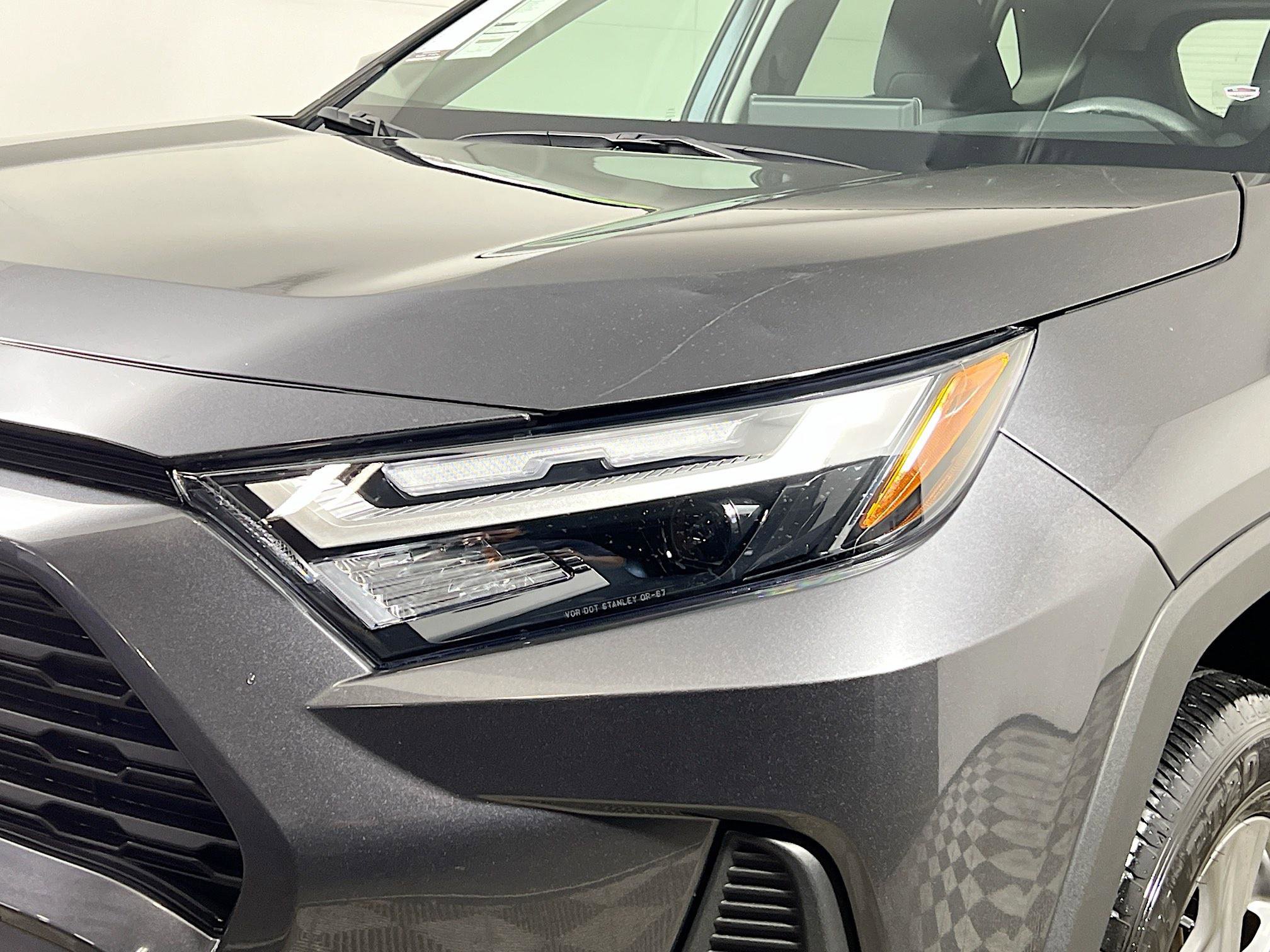 Used 2025 Toyota RAV4 XLE image 12