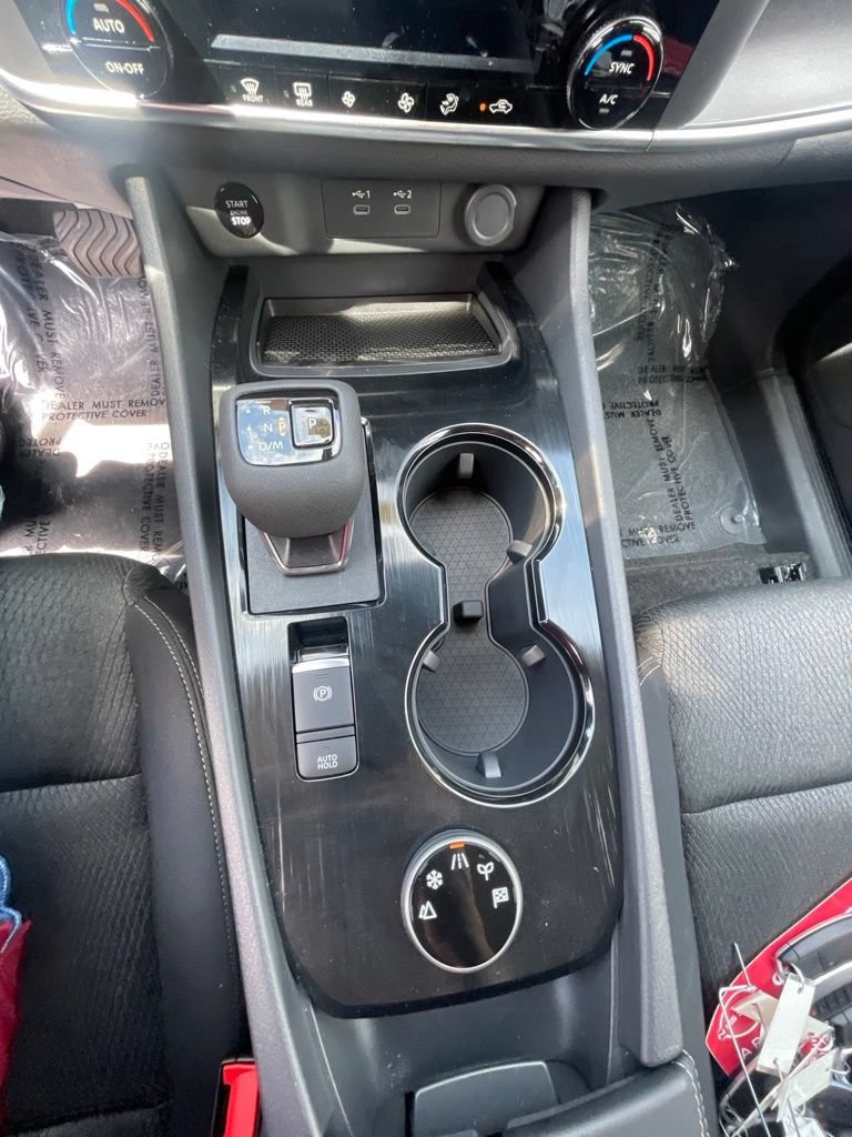 Used 2025 Nissan Rogue SV AWD/4WD image 18