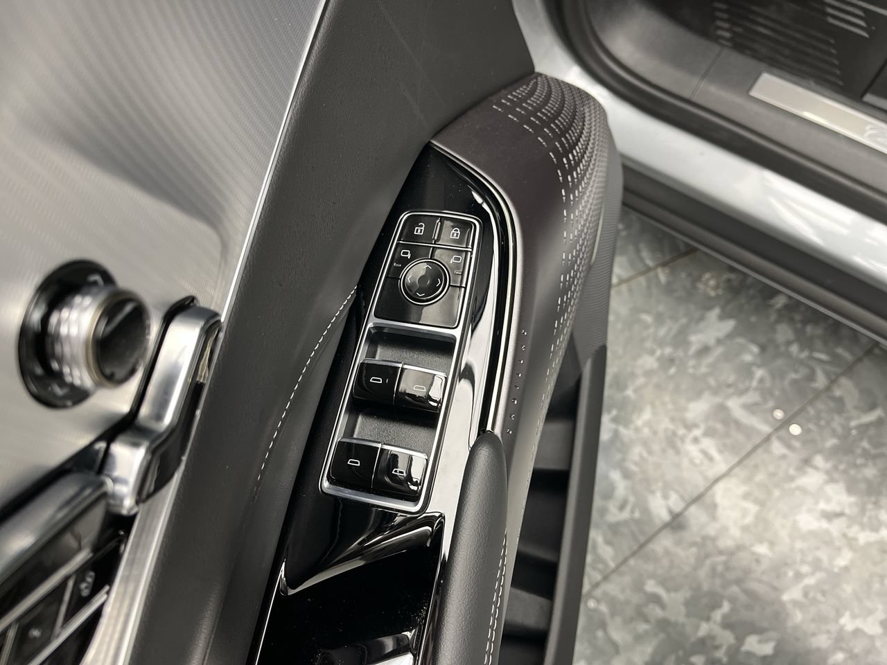 Certified 2024 Cadillac Lyriq Tech w/ LPO, Floor Liner Package AWD/4WD image 10