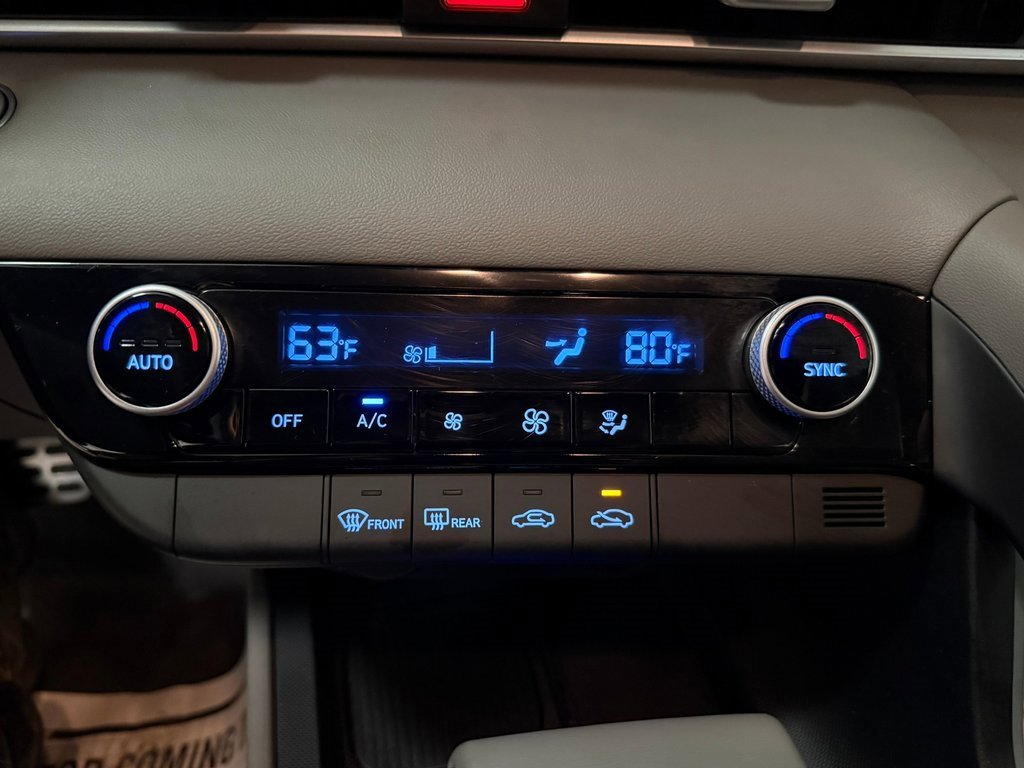 Certified 2025 Hyundai Elantra Sport image 36