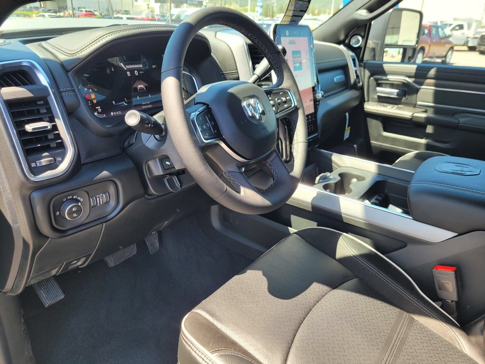 New 2026 RAM 2500 Laramie AWD/4WD image 12