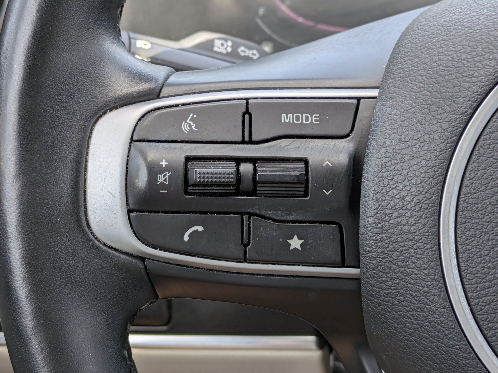 Certified 2023 Kia Sportage EX AWD/4WD image 17