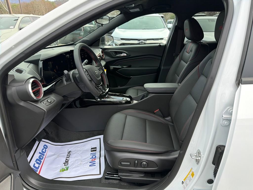 New 2025 Chevrolet Trax RS w/ Driver Confidence Package image 9