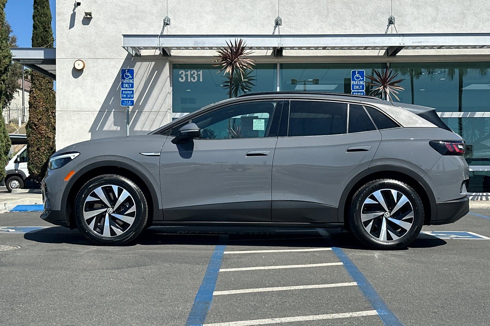 Certified 2023 Volkswagen ID.4 Pro image 7