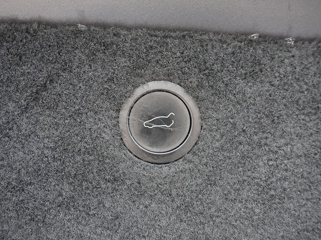 Used 2022 Tesla Model X image 63