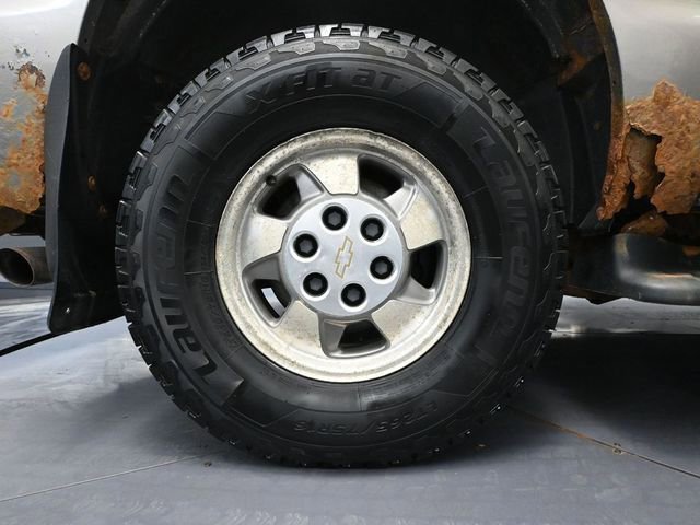 Used 2002 Chevrolet Suburban LS AWD/4WD image 14