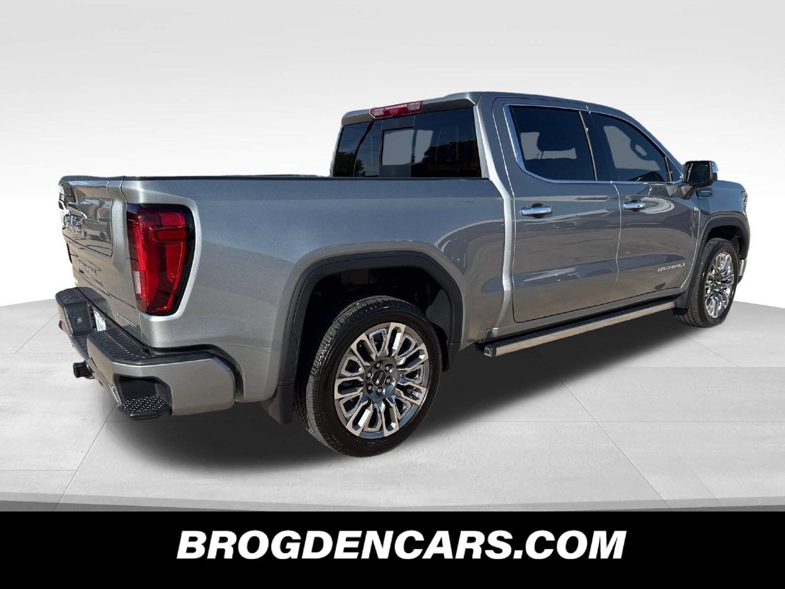 Used 2026 GMC Sierra 1500 Denali Ultimate AWD/4WD image 5