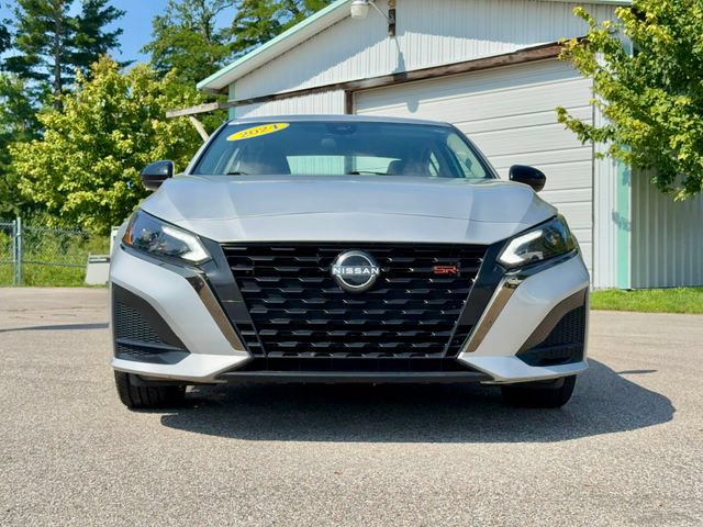 Used 2024 Nissan Altima 2.5 SR FWD image 3