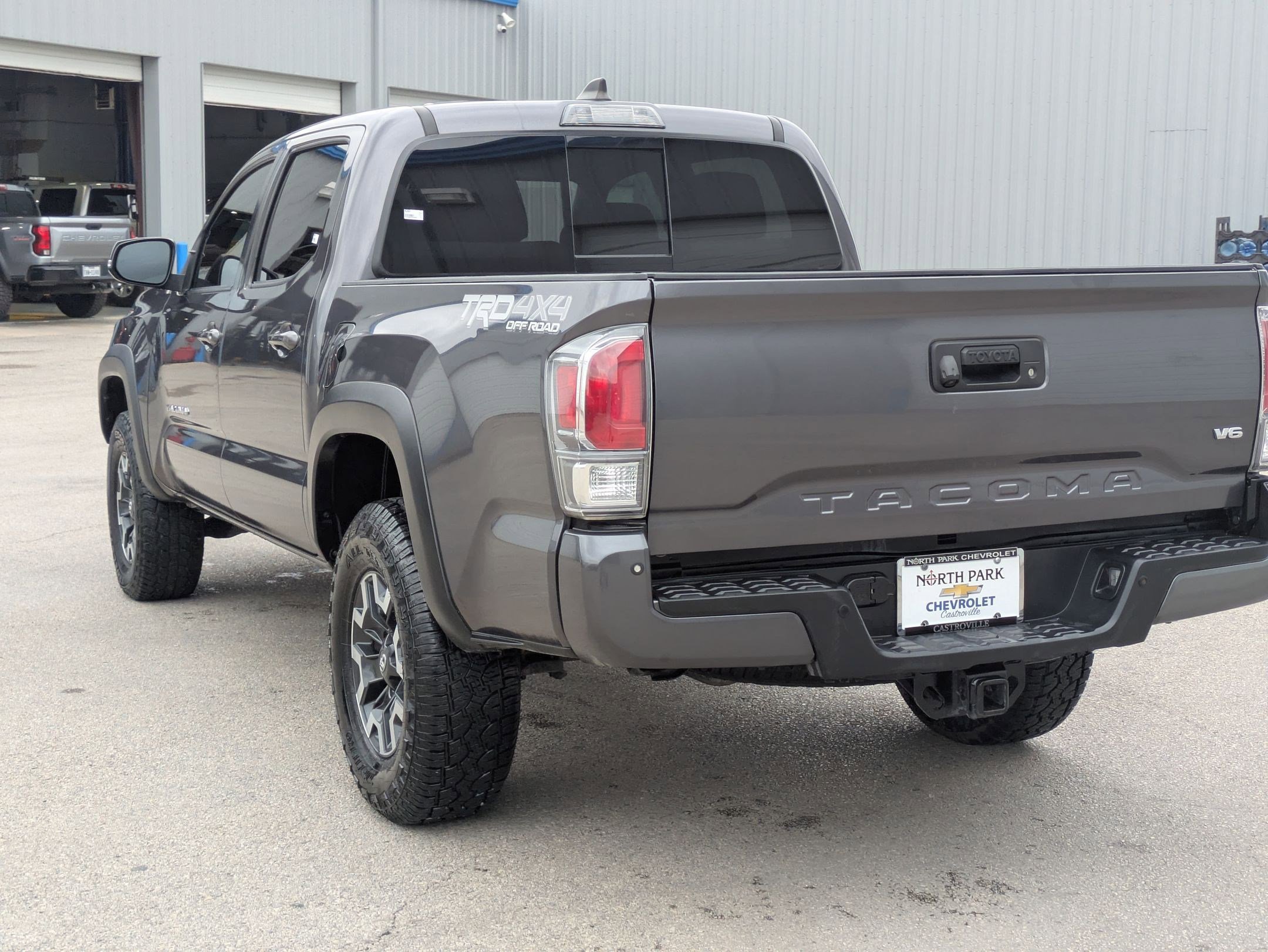 Used 2021 Toyota Tacoma TRD Off-Road image 5