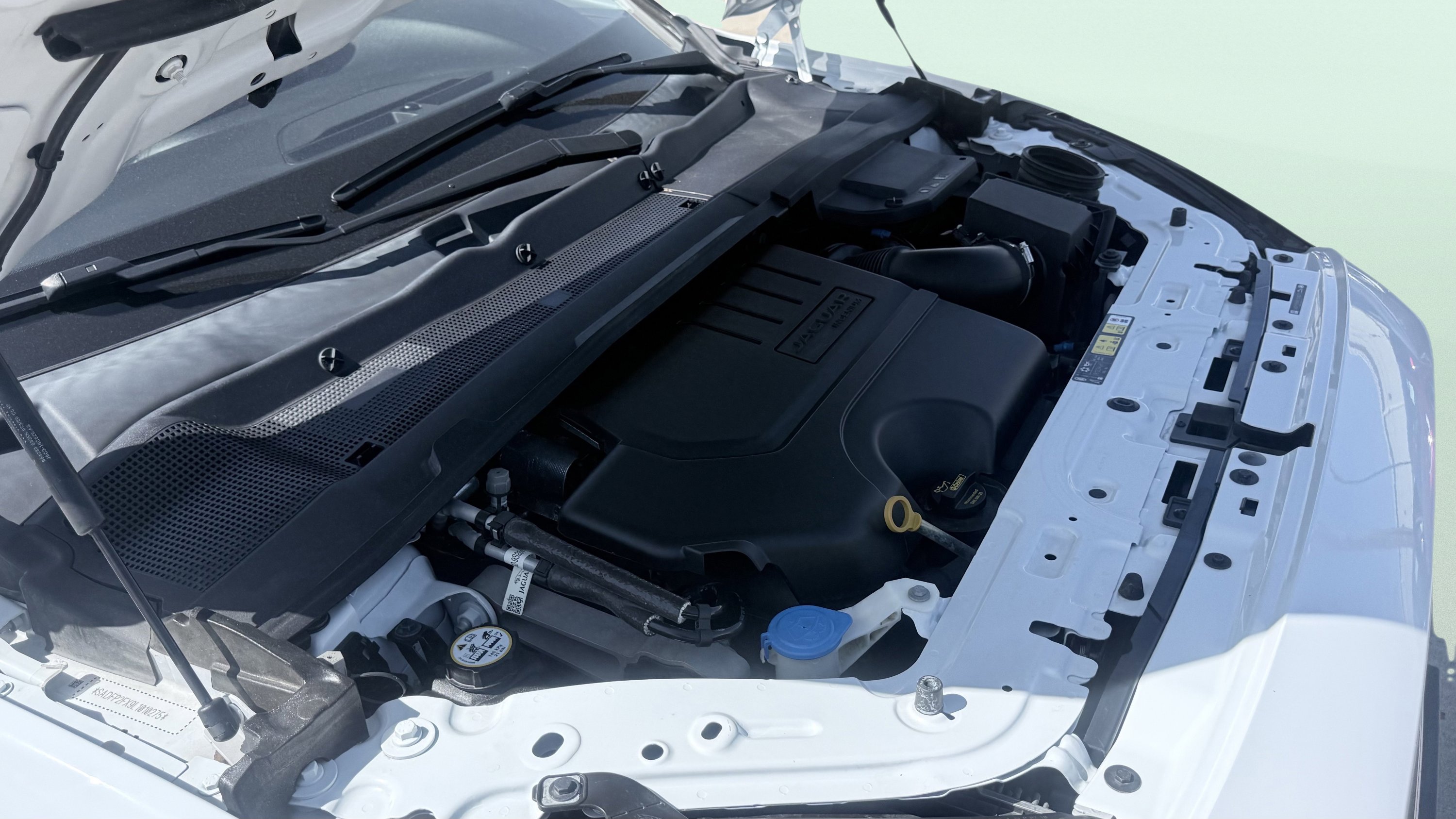 Used 2020 Jaguar E-PACE SE image 12