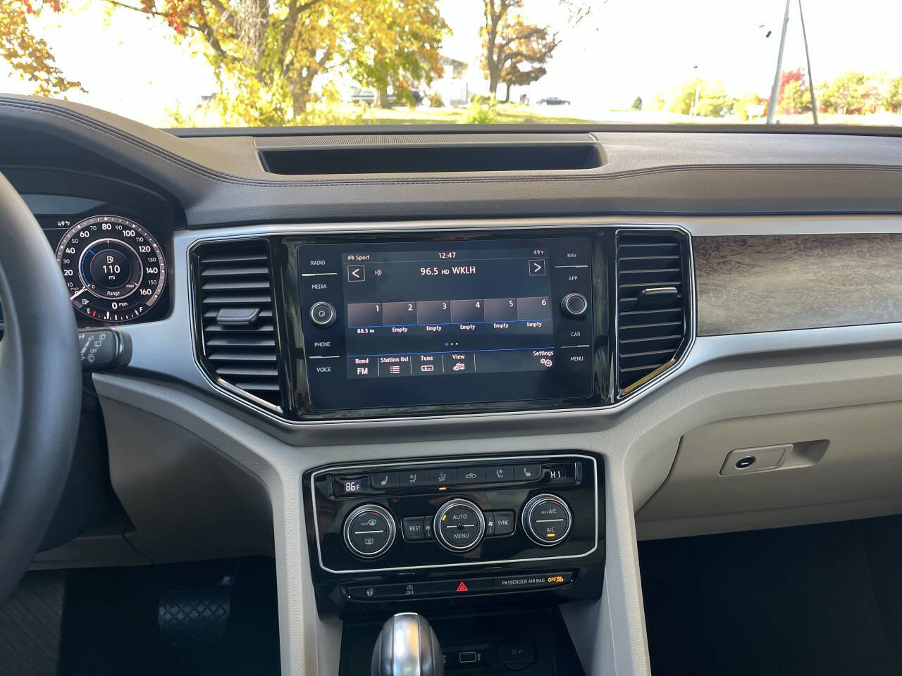 Used 2019 Volkswagen Atlas SEL Premium image 18