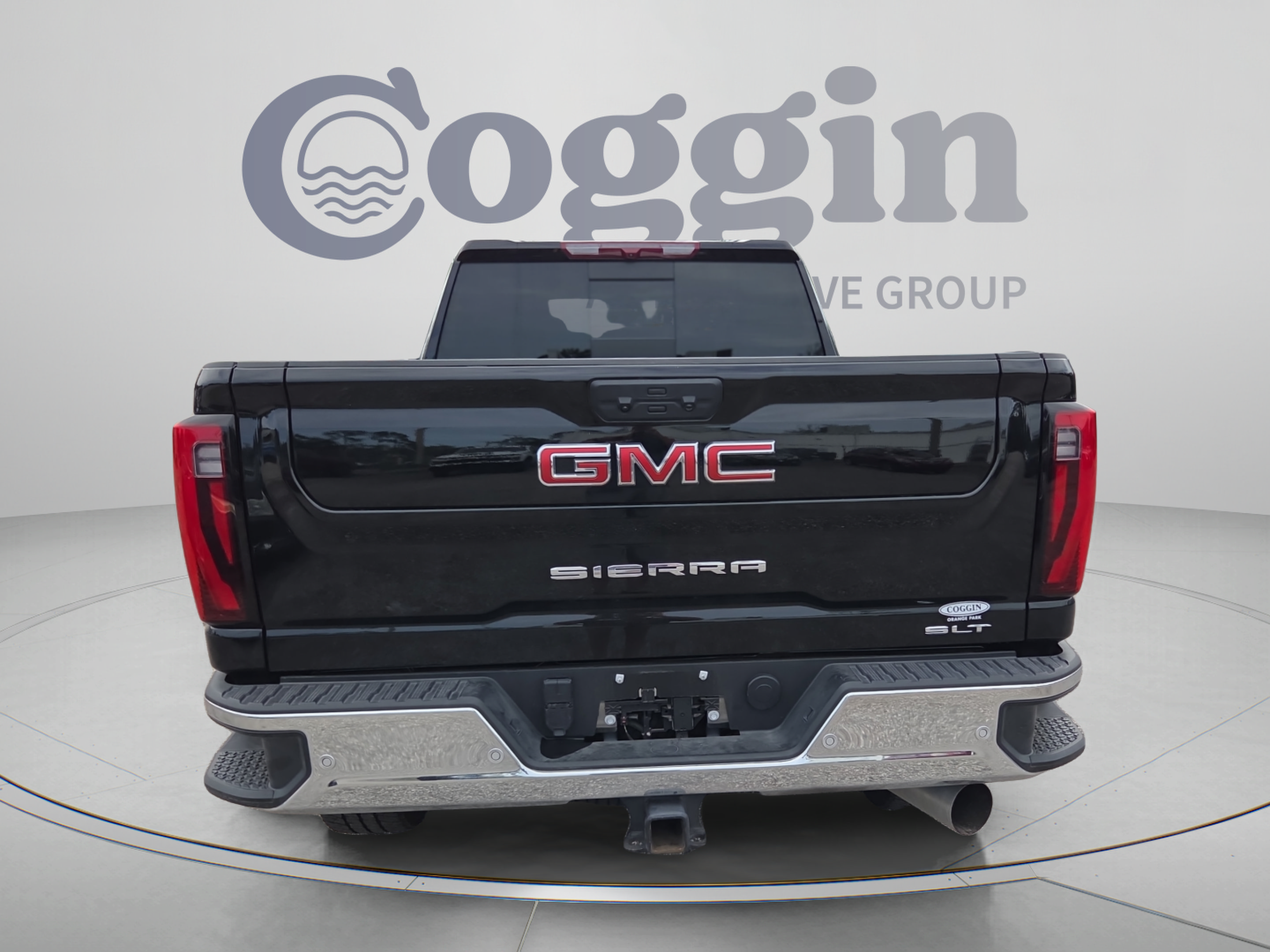 Used 2026 GMC Sierra 3500 SLT w/ SLT Convenience Package AWD/4WD image 4