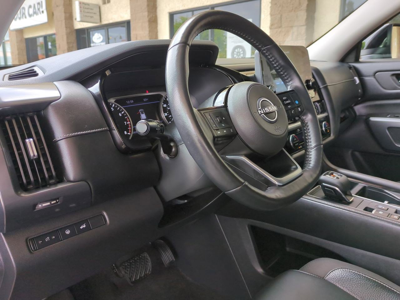 Certified 2022 Nissan Pathfinder SL w/ Lighting Package (N92) image 10