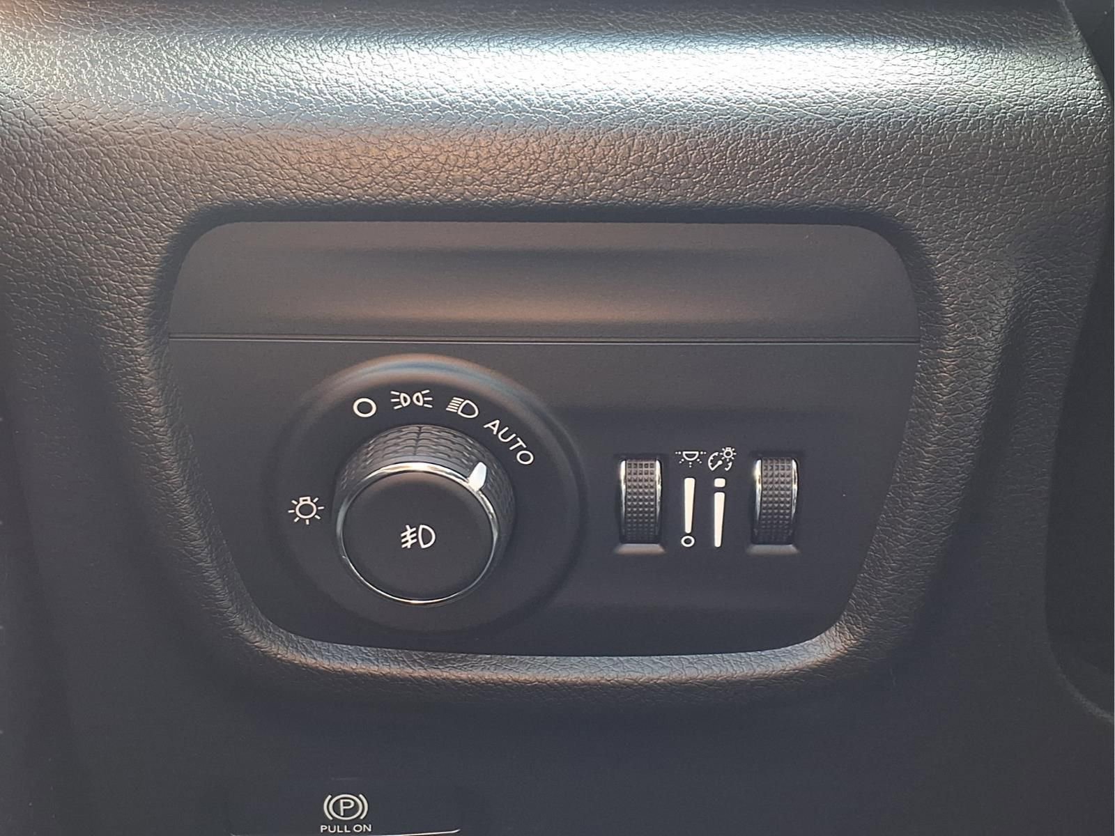 Used 2021 Jeep Grand Cherokee L Summit w/ Advanced Protech Group IV image 27