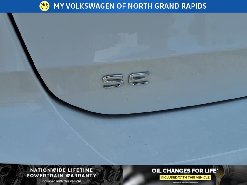 New 2025 Volkswagen Taos SE image 18