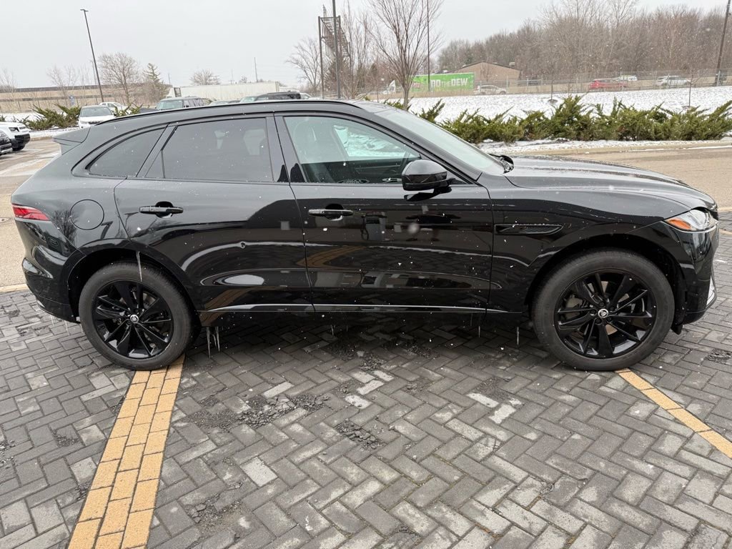 Used 2024 Jaguar F-PACE R-Dynamic S image 4