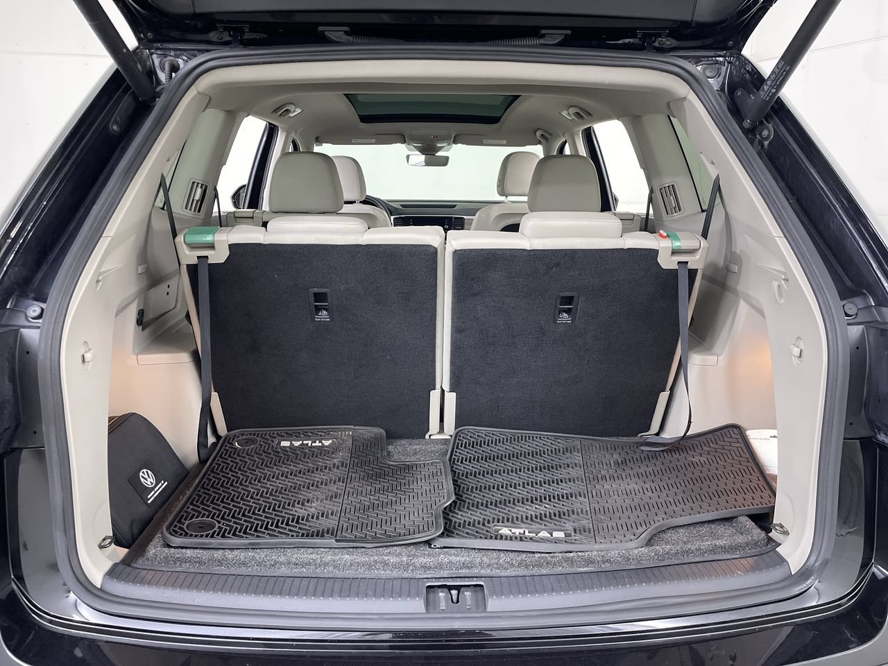 Used 2023 Volkswagen Atlas SEL AWD/4WD image 24