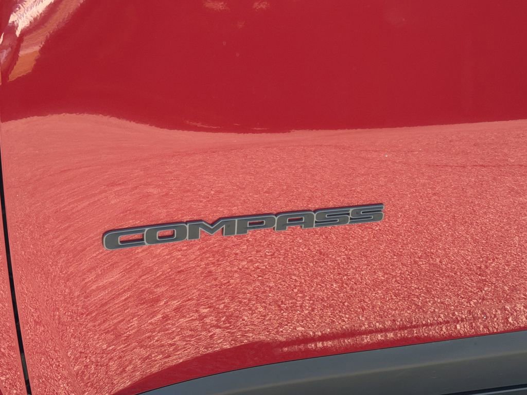 Used 2026 Jeep Compass Latitude image 29