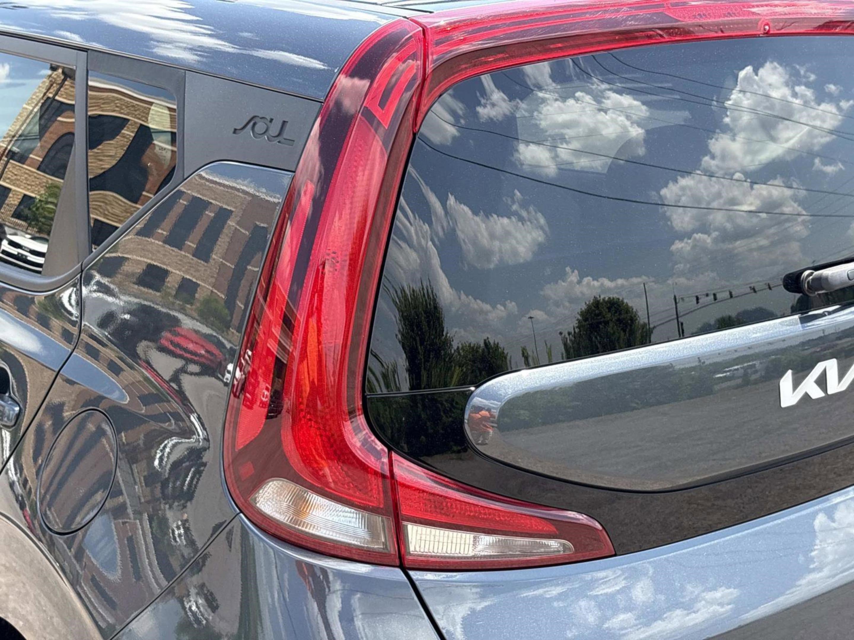 Used 2022 Kia Soul S FWD image 35