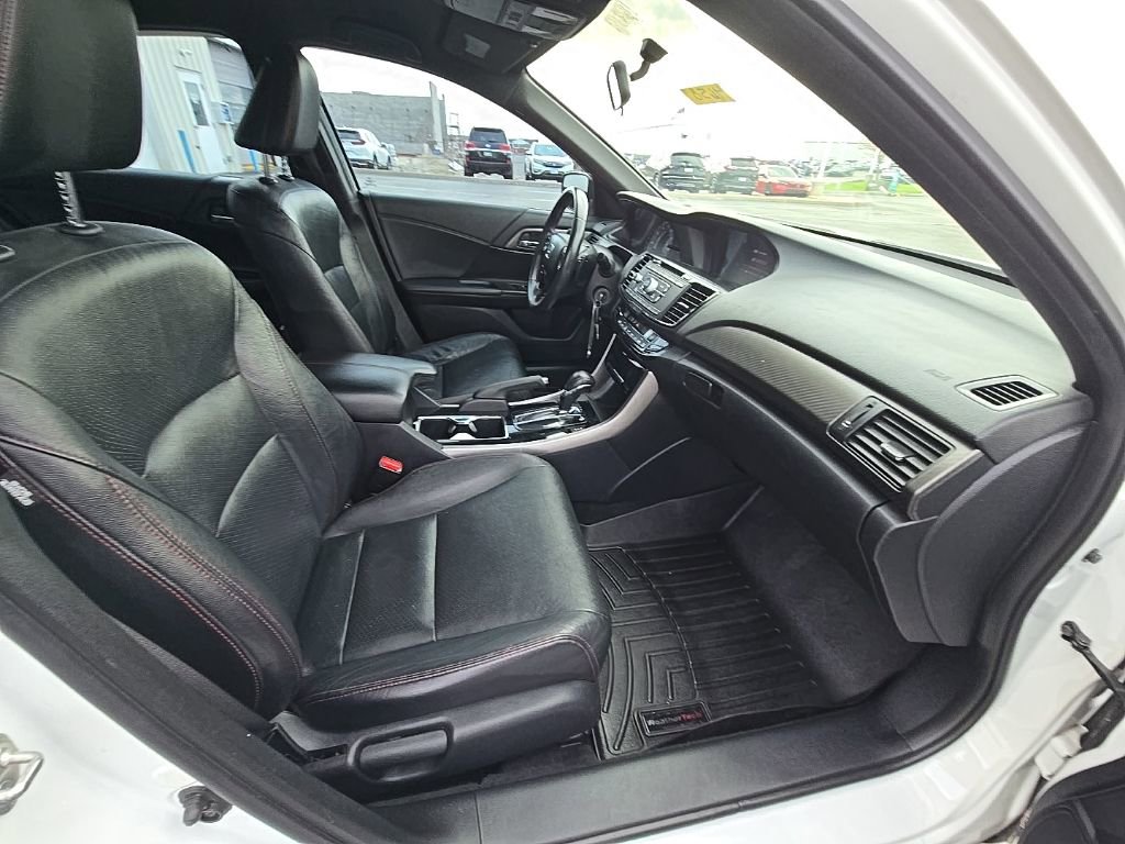 Used 2017 Honda Accord Sport Special Edition image 32