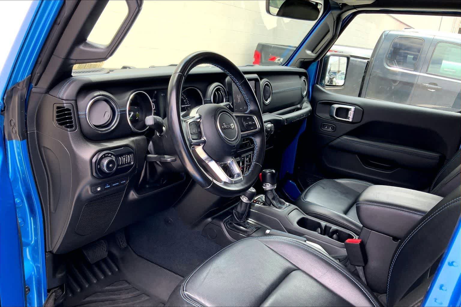 Used 2022 Jeep Wrangler Unlimited Rubicon 4xe AWD/4WD image 2