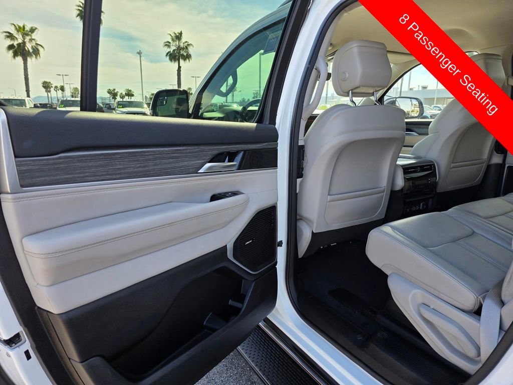 Certified 2024 Jeep Wagoneer L Series III w/ Flexible Seating Group image 24