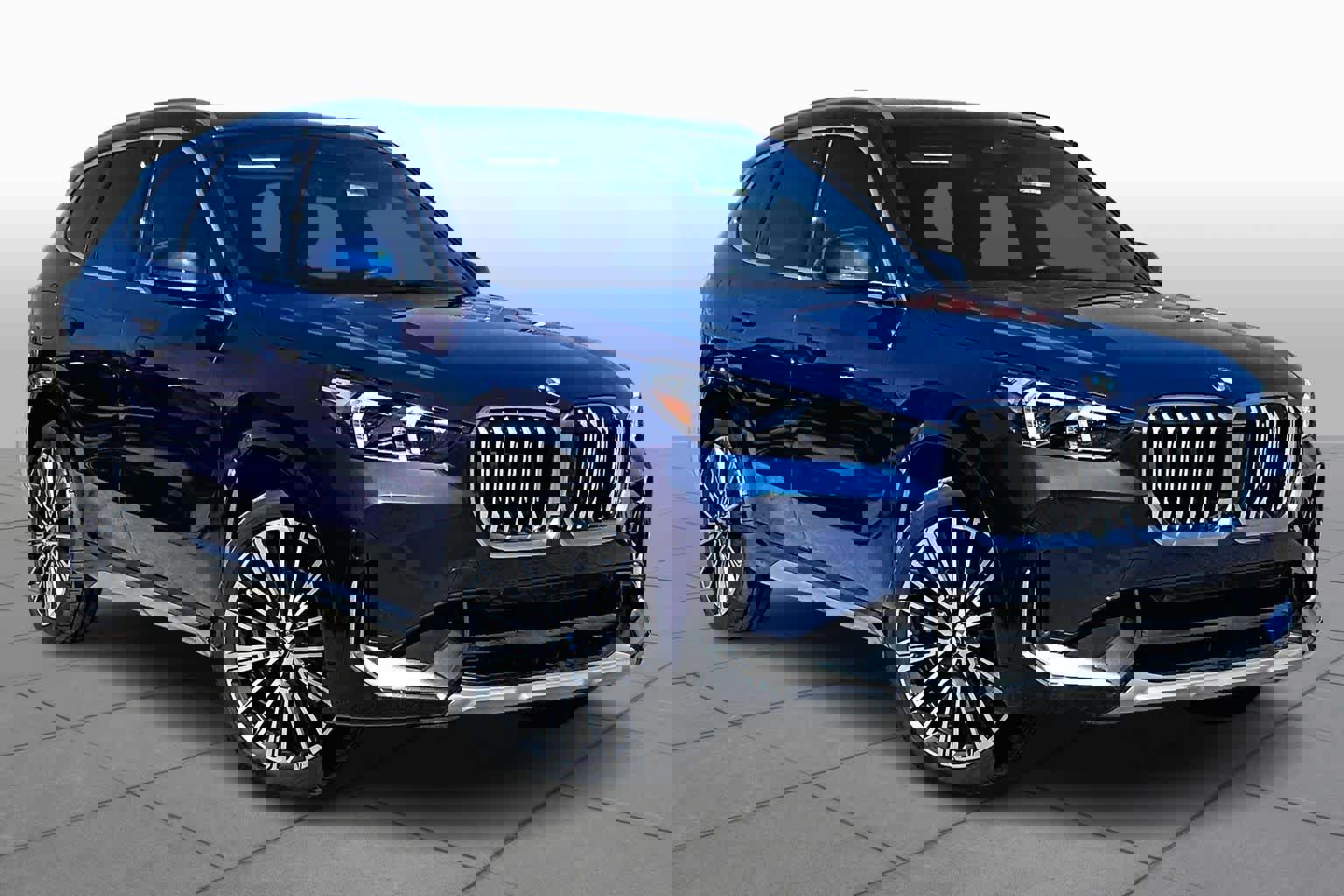 Used 2025 BMW X1 xDrive28i w/ Premium Package image 2